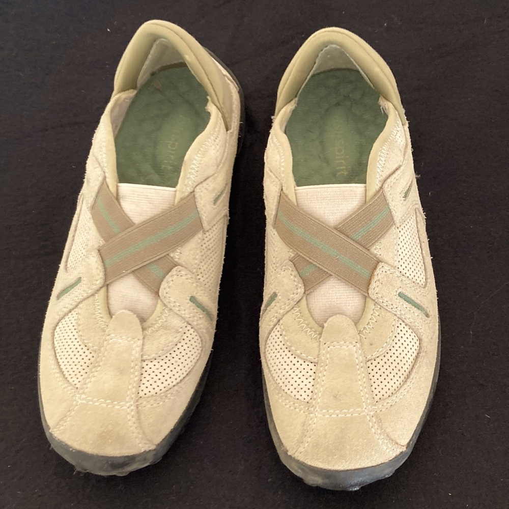 Easy Spirit sneakers